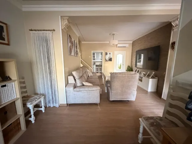 Acogedora Casa en Avenida de Pruna con Espacios Amplios y Confortables!! — 6