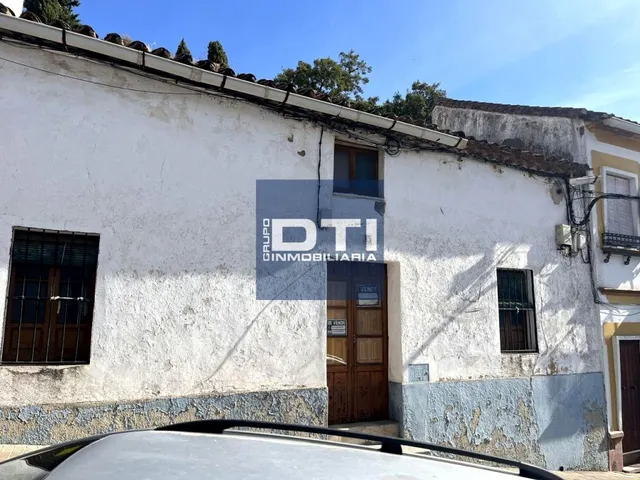 Casa de pueblo en Cortegana con patio — 2