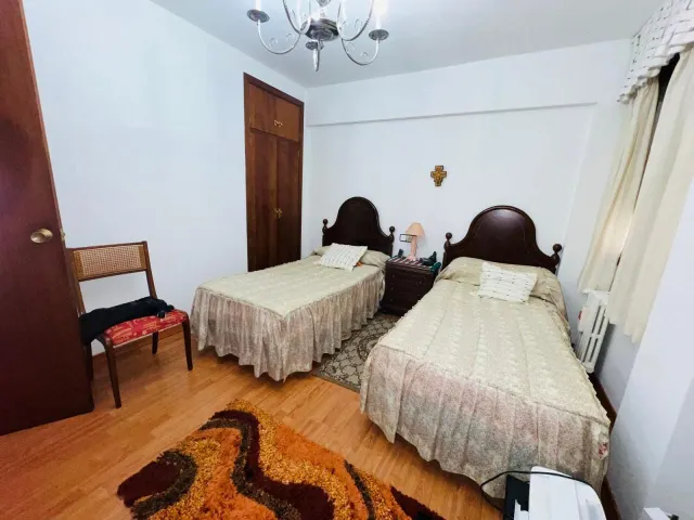 DUPLEX CENTRICO CON GARAJE Y SERVICIO DE PORTERIA — 12