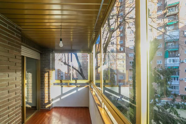 Piso en venta en calle de Finisterre - foto 3