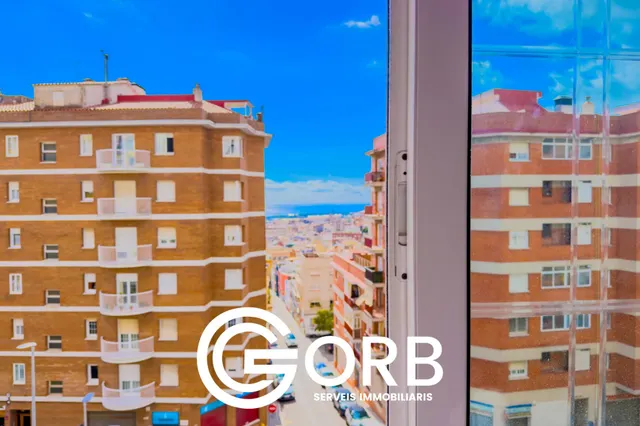 Amplio piso con vistas al mar, 4 habitaciones, ascensor y parking incluido en ronda rocablanca — 7