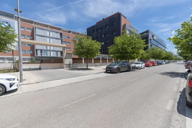 Plaza de garaje en urbanización privada pts — 18