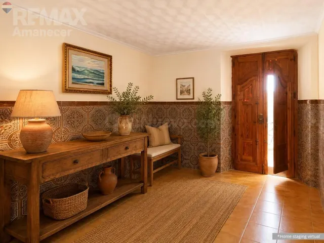 Casa de pueblo con gran POTENCIAL para reformar en el centro - foto 3