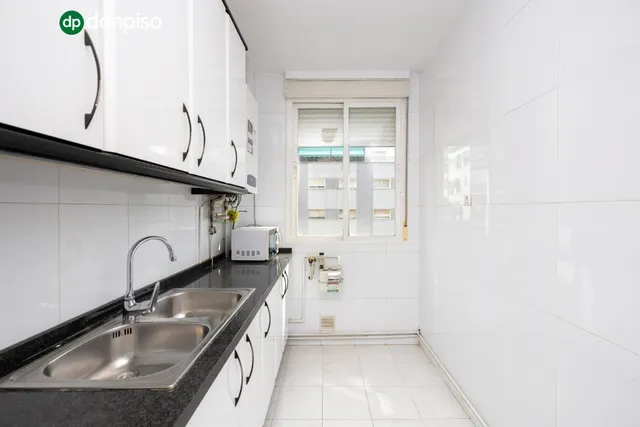 ✨ Piso de 3 dormitorios con terraza en el Zaidín – Espacio, comodidad y agradables vistas — 24