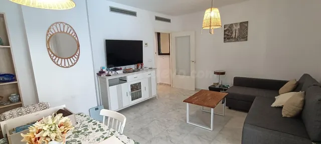 ¡OPORTUNIDAD! APARTAMENTO DE 2 DORMITORIOS Y 2 BAÑOS CON GRAN TERRAZA, BALCÓN Y PISCINA CERCA DEL MAR — 5
