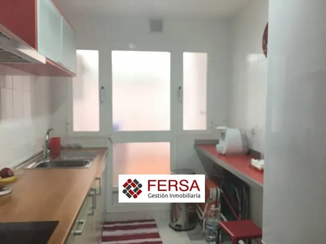 PISO AMUEBLADO EN ALQUILER CON ZONAS COMUNES CON JARDINES Y PISCINA — 4