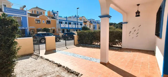 PRECIOSO DÚPLEX ADOSADO ESTILO MEDITERRÁNEO — 9