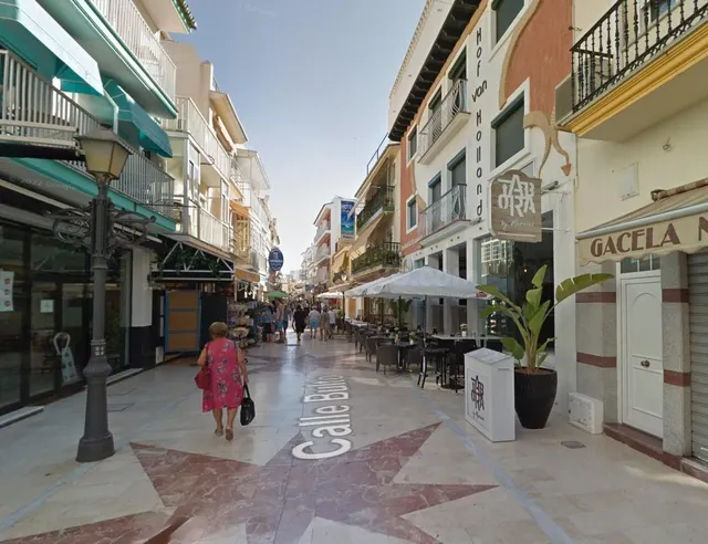 Local comercial 256m² en venta - La Carihuela - foto 3