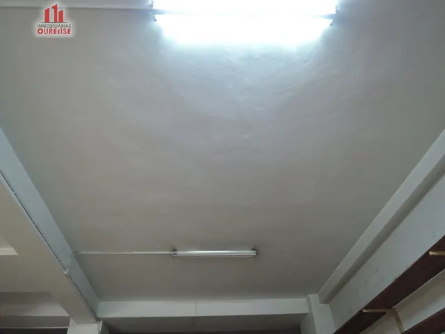 SE VENDE O ALQUILA LOCAL COMERCIAL EN O COUTO. — 14