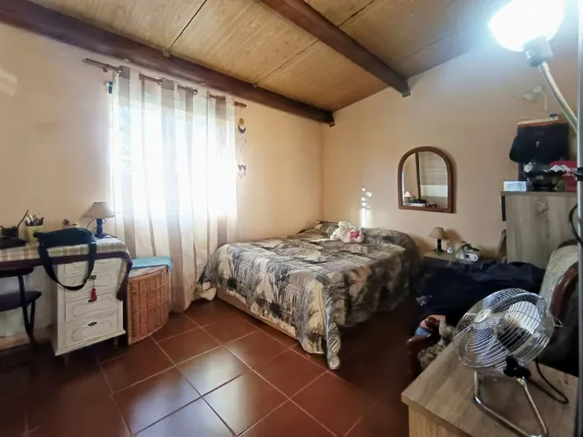 ¿Buscas una casa con terreno, posibilidades y un precio de mercado? Esta puede ser la oportunidad que estabas esperando. — 14