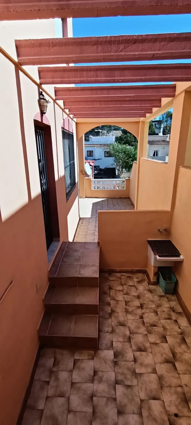 Gran chalet independiente de 3 plantas con dos viviendas y piscina — 15