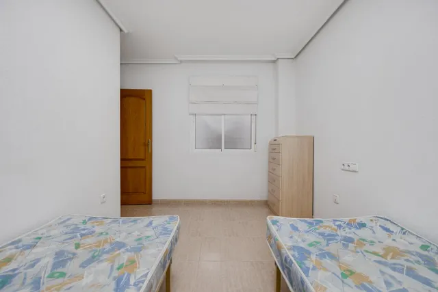 Venta de amplio apartamento seminuevo Ed.Torreaguas Torrevieja — 40