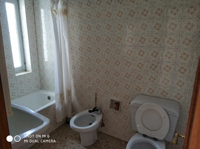 PISO EN EL CENTRO, 100 M2, 4 HAB., SALÓN, COCINA, BAÑO, ASEO, 1º SIN ASCENSOR. — 3