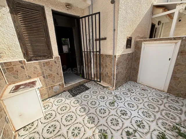 FABULOSA VIVIENDA ADOSADA, IDEAL PARA PAREJAS JOVENES, RODEADA DE TODOS LOS SERVICIOS — 5