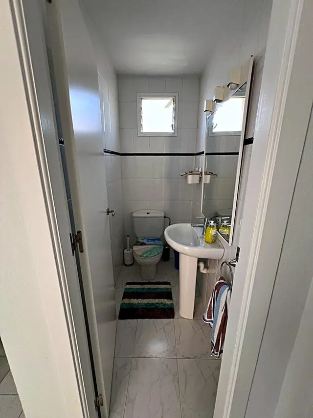 Bungalow con piscina comunitaria, Alicante, Orihuela Costa. 3 habitaciones, 105 m2, 3 kilómetros del mar — 37
