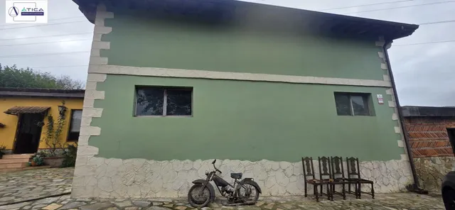 PROPIEDAD CON GRAN PARCELA URBANA, VARIAS construcciones Y FINCA RÚSTICA ANEXA — 27