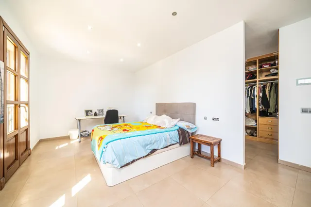 Chalet unifamiliar de 5 dormitorios y 5 baños, con piscina, garaje, ascensor y apartamento de invitados en Peguera (Calvià) — 27