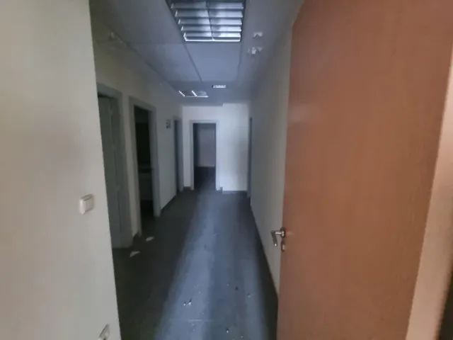 **SE ALQUILA ESTUPENDO LOCAL EN PLAZA DE VICTORIA - LOJA** — 8