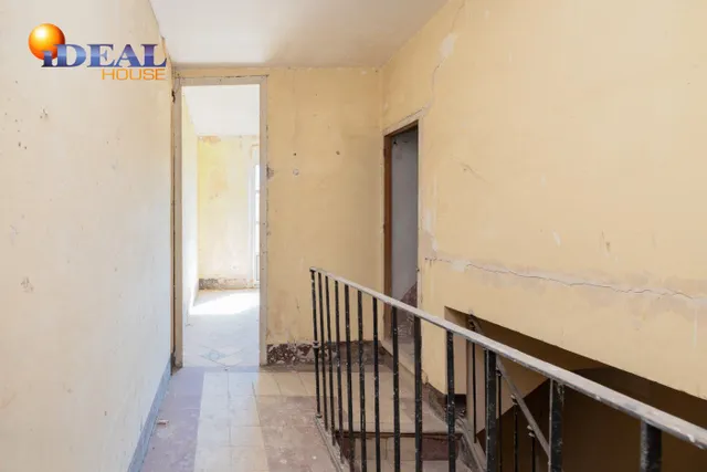 A LA VENTA EDIFICIO EN PLAZA BIB-RAMBLA — 45