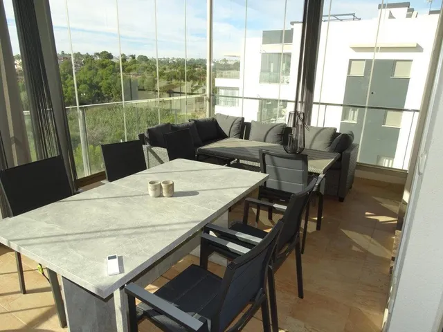 LUJOSO ÁTICO CON ESPECTACULAR TERRAZA Y SOLARIUM — 27