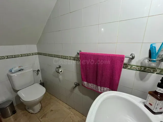 Excelente vivienda familiar con chimenea, patio y terraza en - foto 4