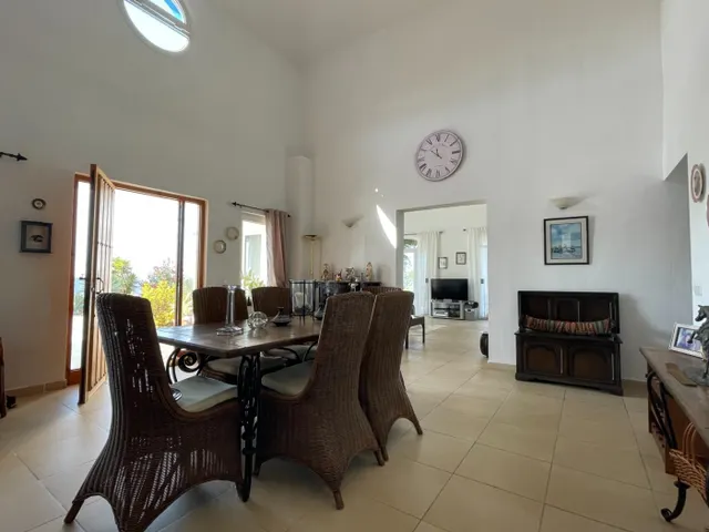 Exclusivo chalet con 9000m2 de parcela — 6