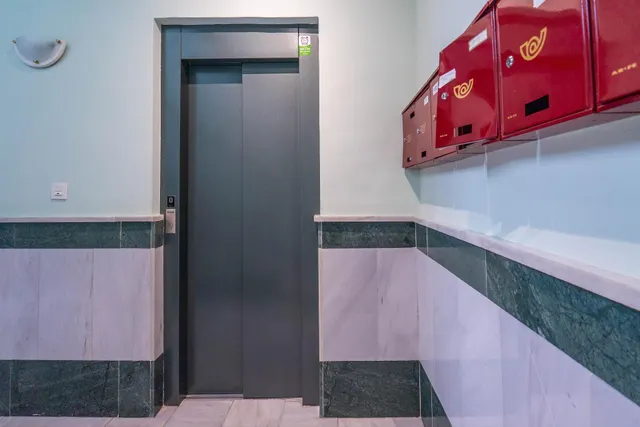 VENTA DE CÉNTRICO PISO CON LICENCIA TURÍSTICA - GRANADA — 41