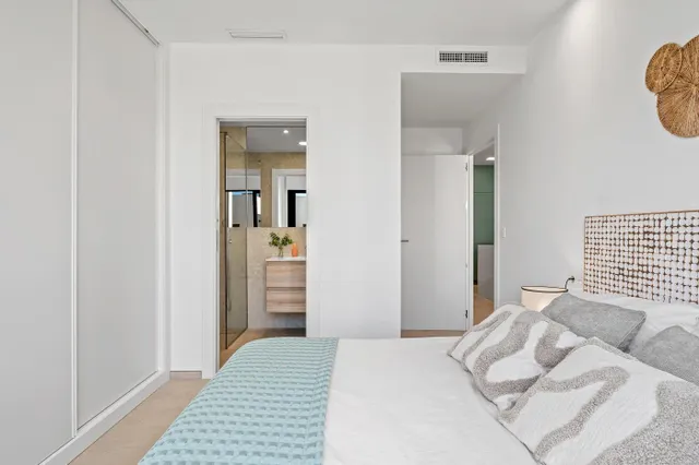 Apartamentos y villas de nueva construcción en primera línea de golf en Los Alcázares, Costa Cálida — 27