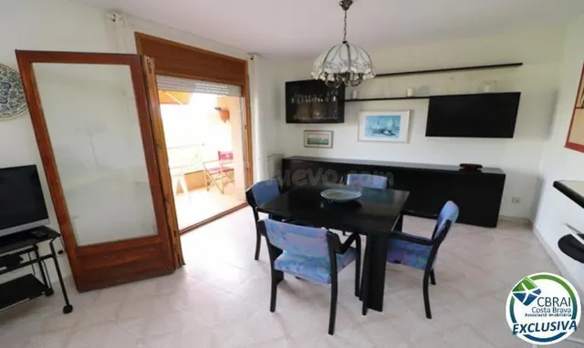 Precioso y amplio apartamento de dos dormitorios cerca de la - foto 2