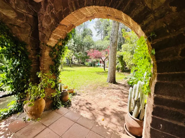EXCLUSIVA CASA UNIFAMILIAR EN CASTELLVÍ DE ROSANES - GRAN PARCELA, PRIVACIDAD Y ENCANTO NATURAL — 4