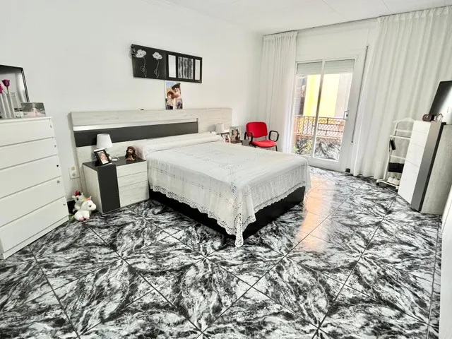 Amplio y Luminoso Piso en Can Rull, Sabadell por solo €329.000 — 7