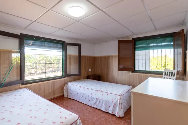 Casa de campo con piscina y 9000m2 de terreno — 21
