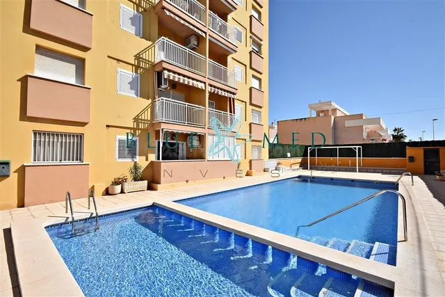 BONITO APARTAMENTO CON PISCINA COMUNITARIA EN BAHÍA - foto 2