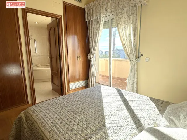 ¡CHALET ESQUINERO CON PISCINA PRIVADA Y VISTAS AL MAR EN EL MAS MEL! — 22