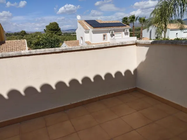 ESTUPENDA VIVIENDA EN URBANIZACIÓN VALL DE LLIRIA — 28
