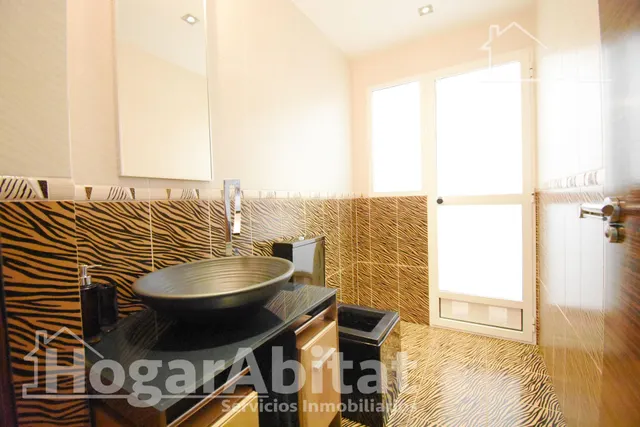 ¡HOGAR DE LUJO! MUY AMPLIO, BONITO Y LUMINOSO, TODO AMUEBLADO — 35