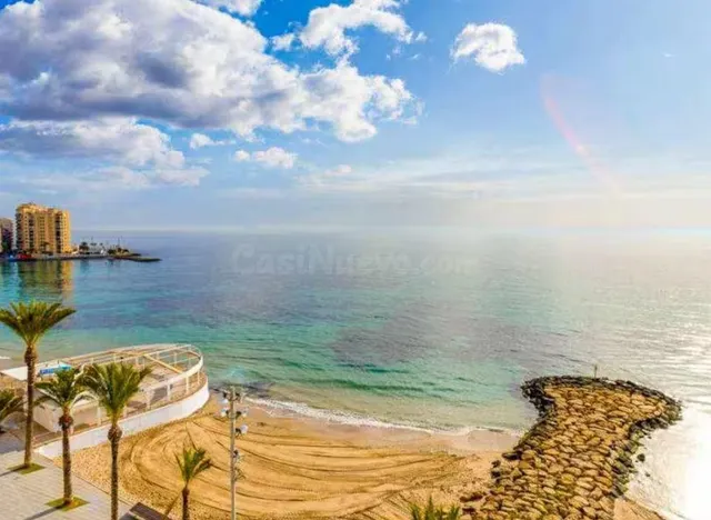 Apartamento con piscina comunitaria, Alicante, Torrevieja. 2 habitaciones, 53 m2, 1,4 kilómetros del mar — 30
