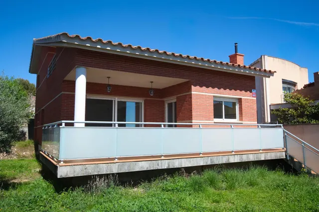Chalet independiente con gran terraza en Calafell — 50