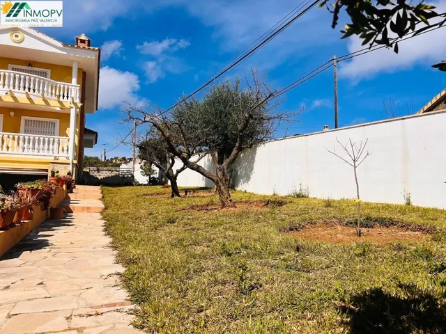 SE VENDE BONITA VILLA EN LA URBANIZACION LA CLOSA - CLUB DE  - foto 4