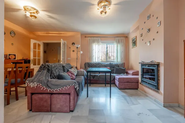VIVIENDA UNIFAMILIAR ADOSADA EN OGIJARES — 8