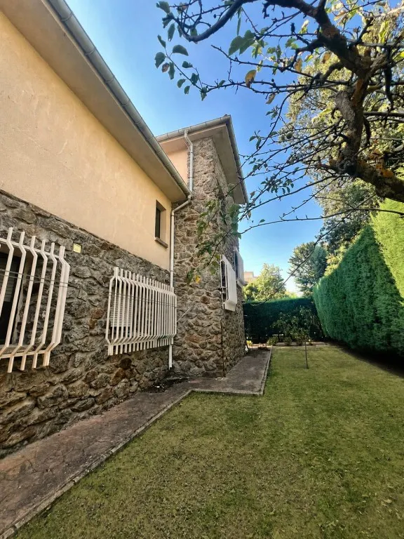 Casa-Chalet en Venta en Navas De Riofrio Segovia — 38