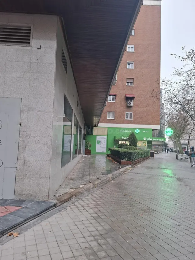 SE VENDE LOCAL EN RENTABILIDAD EN CALLE MAURICIO LEGENDRE 4. — 3