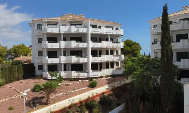 ATICO DE 2 DORMITORIOS 2 BAÑOS EN CAMPO DE GOLF EN CAMPOAMOR