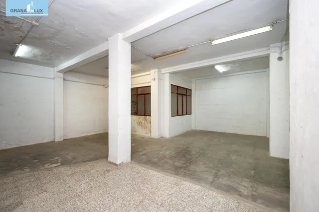 ¡Oportunidad Única en Angel Barrios! Local de 147m2 por solo 190.000€ — 13