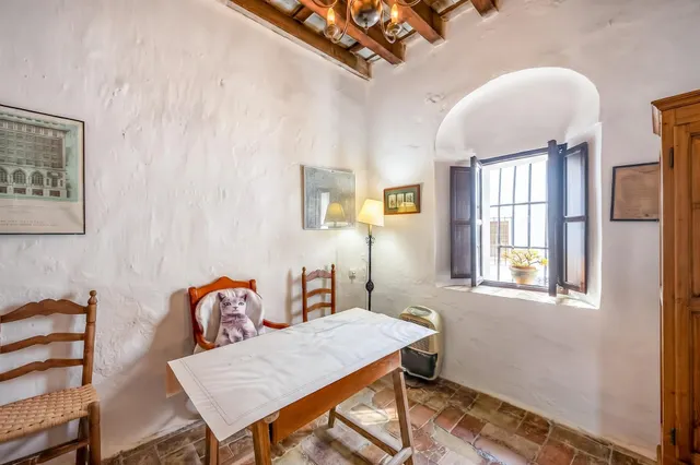 Casa Independiente en pleno Casco Antiguo. — 15