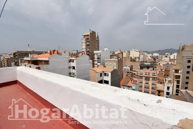 ¡REFORMADO! PRECIOSO, EXTERIOR Y CÉNTRICO CON BALCÓN Y TRASTERO — 36