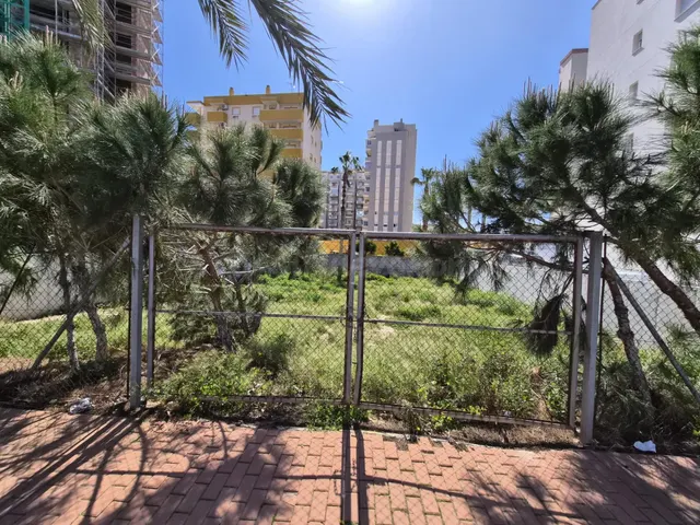 Terreno urbano en venta en Guardamar con 661m2 para construc