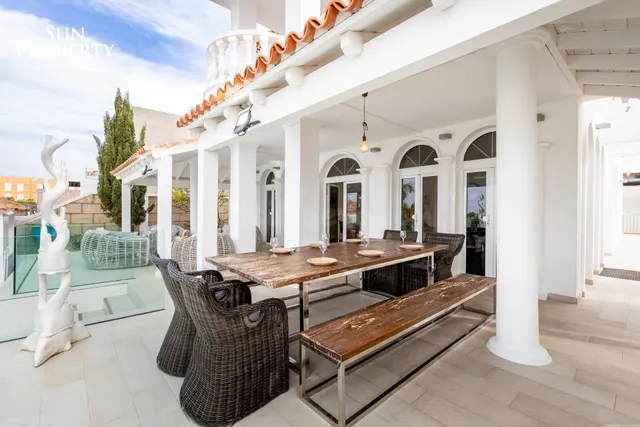 VILLA CON VISTAS AL MAR, PISCINA PRIVADA CLIMATIZADA Y GARAJ - foto 5