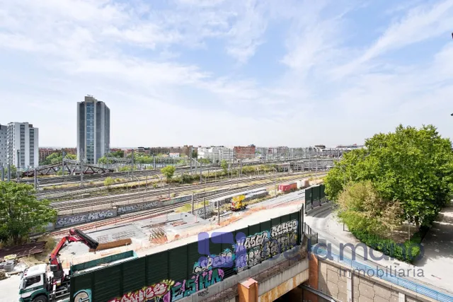 APARTAMENTO CON VISTAS DESPEJADAS, GARAJE Y PISCINA - foto 3