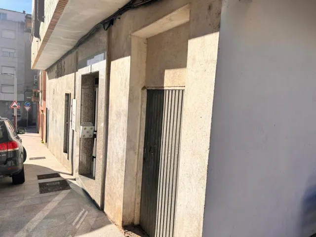 ¡¡BAJO EN VENTA CON PROYECTO PARA VIVIENDA EN RUA VALLADOLID!! — 24